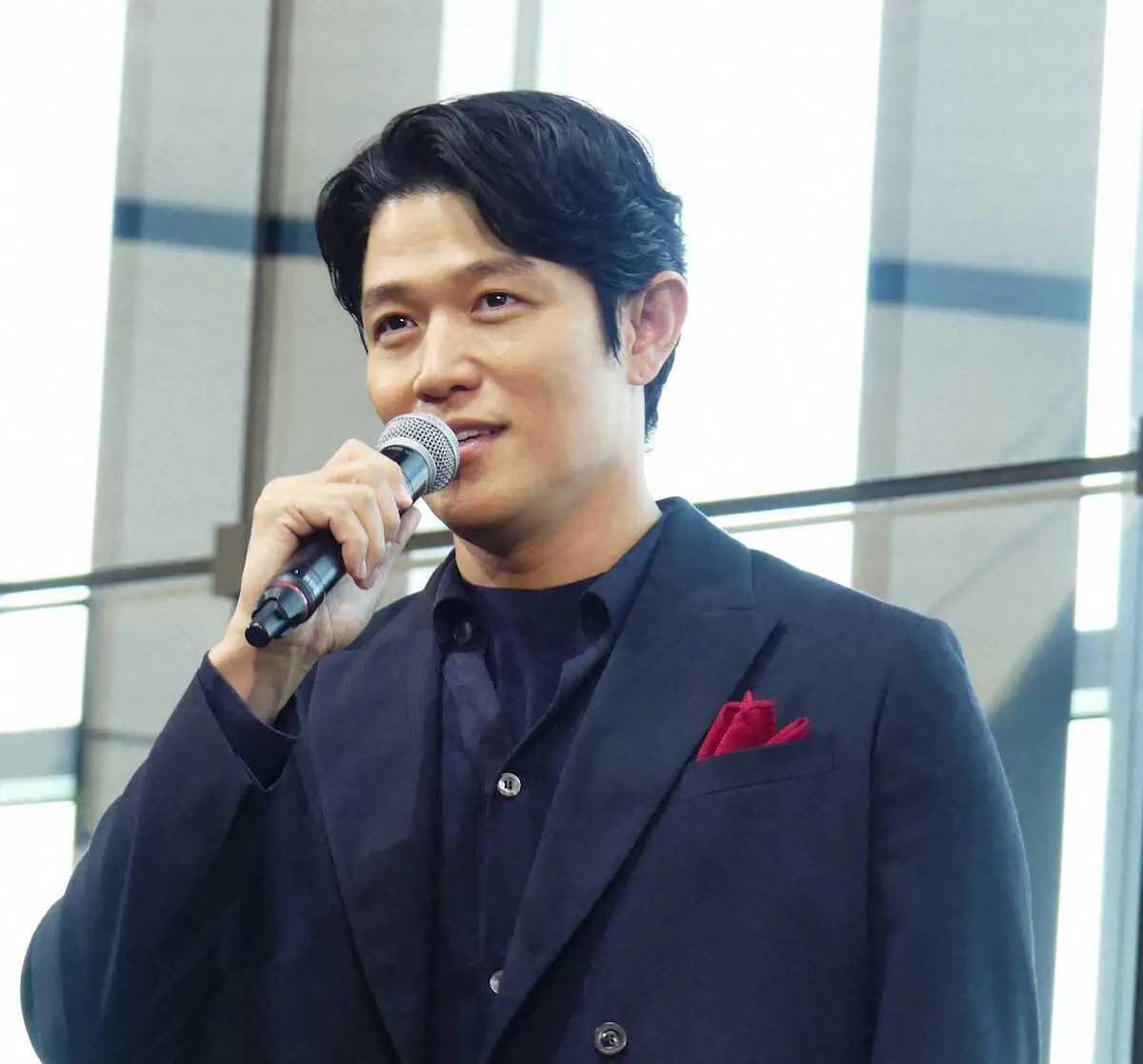 【画像・写真】鈴木亮平　撮影中の癒やしは大好物のスイーツ　戸田恵梨香が“驚き”証言「毎日毎日、甘いものとバナナ」