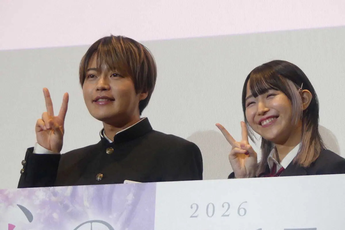 【画像・写真】羊宮妃那　短期間で黒髪→アッシュ→黒髪　インナーカラー×制服姿に「やんちゃな生徒みたい」