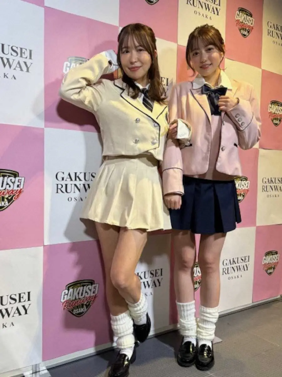 【画像・写真】高橋かの＆平井こと、制服風衣装でランウェー登場　目標は先輩・熊田曜子みたいに「全身バキバキに」