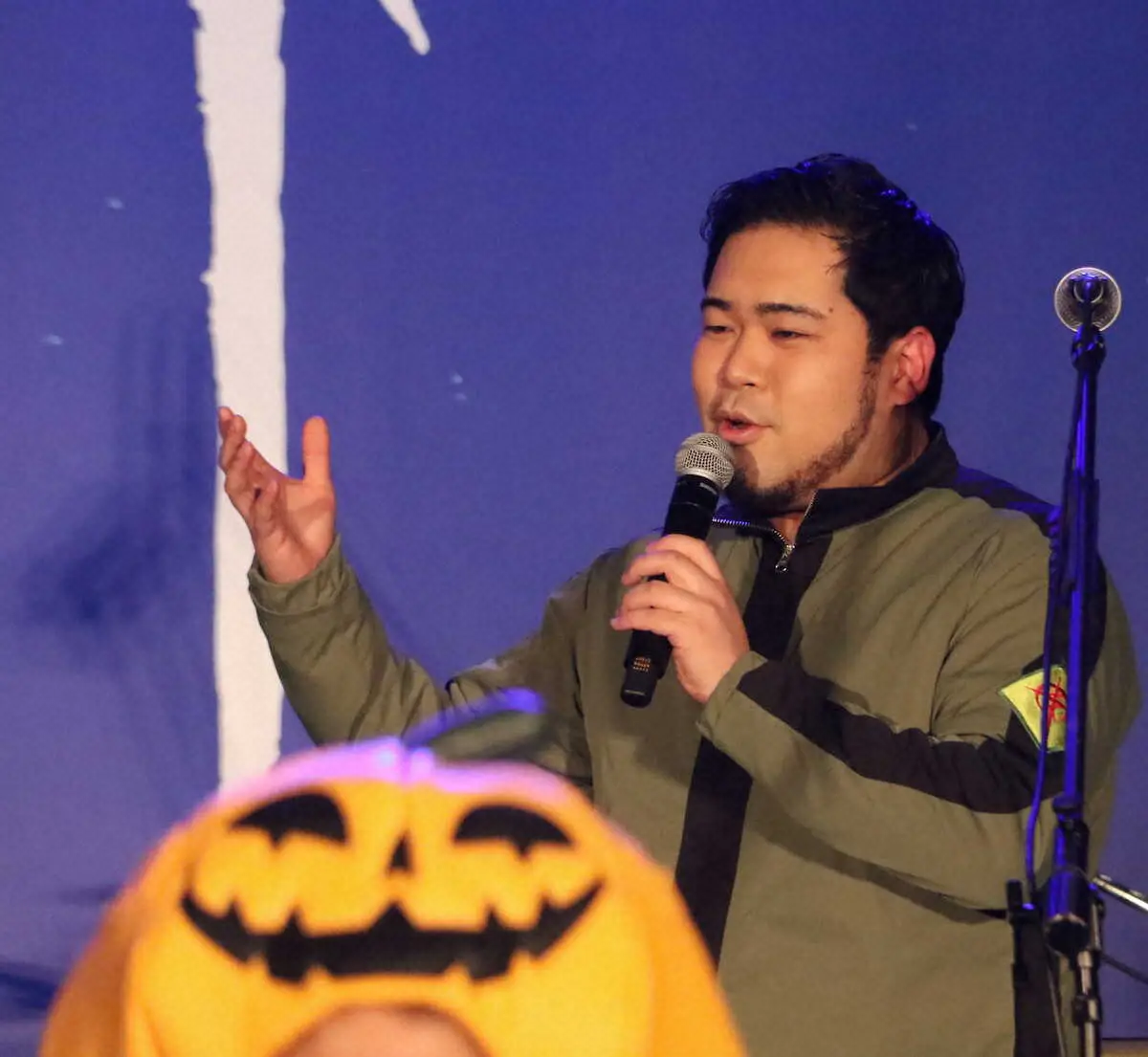 【画像・写真】松井ケムリ　カボチャマスクでサプライズ登場「かぶり心地は最悪です」