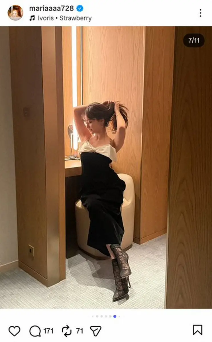 【画像・写真】谷まりあ「ドレスアップしてご飯」大胆な胸元りぼんのタイトなドレス姿に「美人でかわいい二刀流」の声