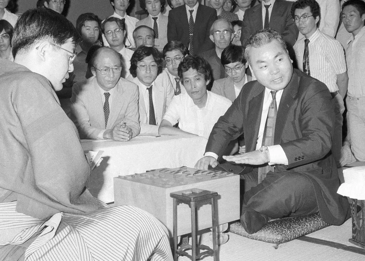 【画像・写真】中原誠十六世名人が加藤一二三さん追悼　82年の名人戦は「忘れられないシリーズ」