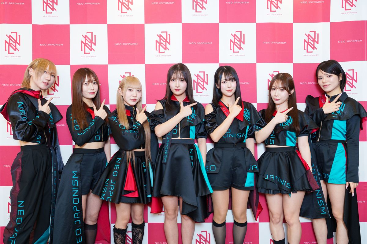 【画像・写真】新メンバー発表会見に臨んだNEO JAPONISM（左から）滝沢ひなの、辰巳さやか、大和田ちより、本多ともは、瀬戸みるか、朝倉あい、泉なお