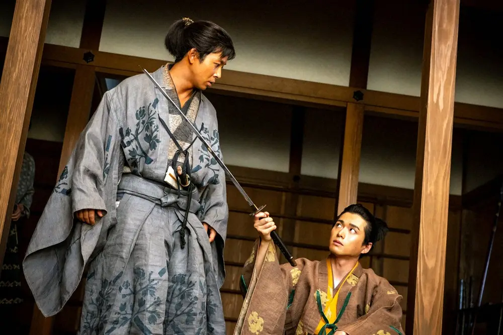 【画像・写真】大河ドラマ「豊臣兄弟！」第6話。小一郎（仲野太賀・左）と佐々成政（白洲迅）（C）NHK