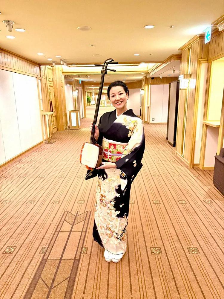 【画像・写真】女性漫談家、電車で足を組む男性にモヤッ　靴が自分のスペースに…「法律で禁止してほしい」と訴え