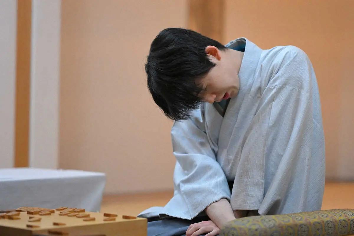 【画像・写真】【王将戦第3局】藤井聡太王将、永瀬拓矢九段に敗れて1勝2敗　第3局終了時点での負け越しは2日制で初