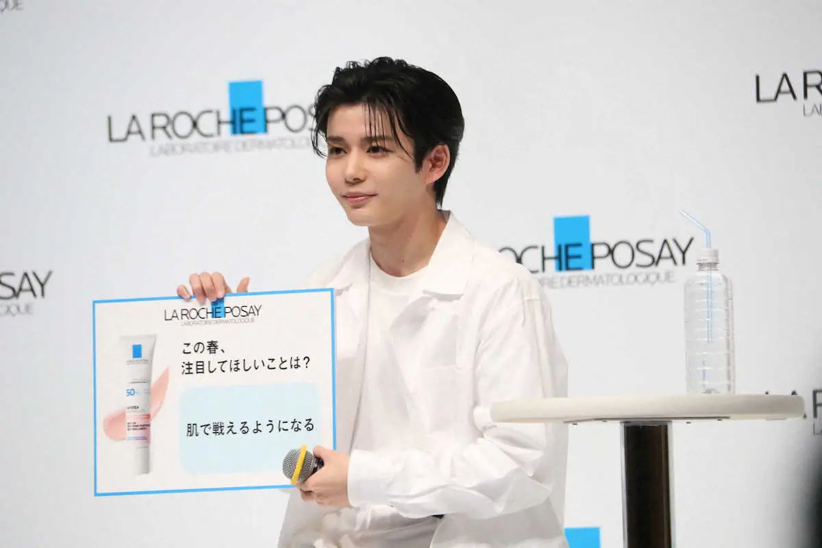 【画像・写真】なにわ男子長尾謙杜が美肌談議　「メンバーは美意識が高い。日傘さすメンバーもいる」