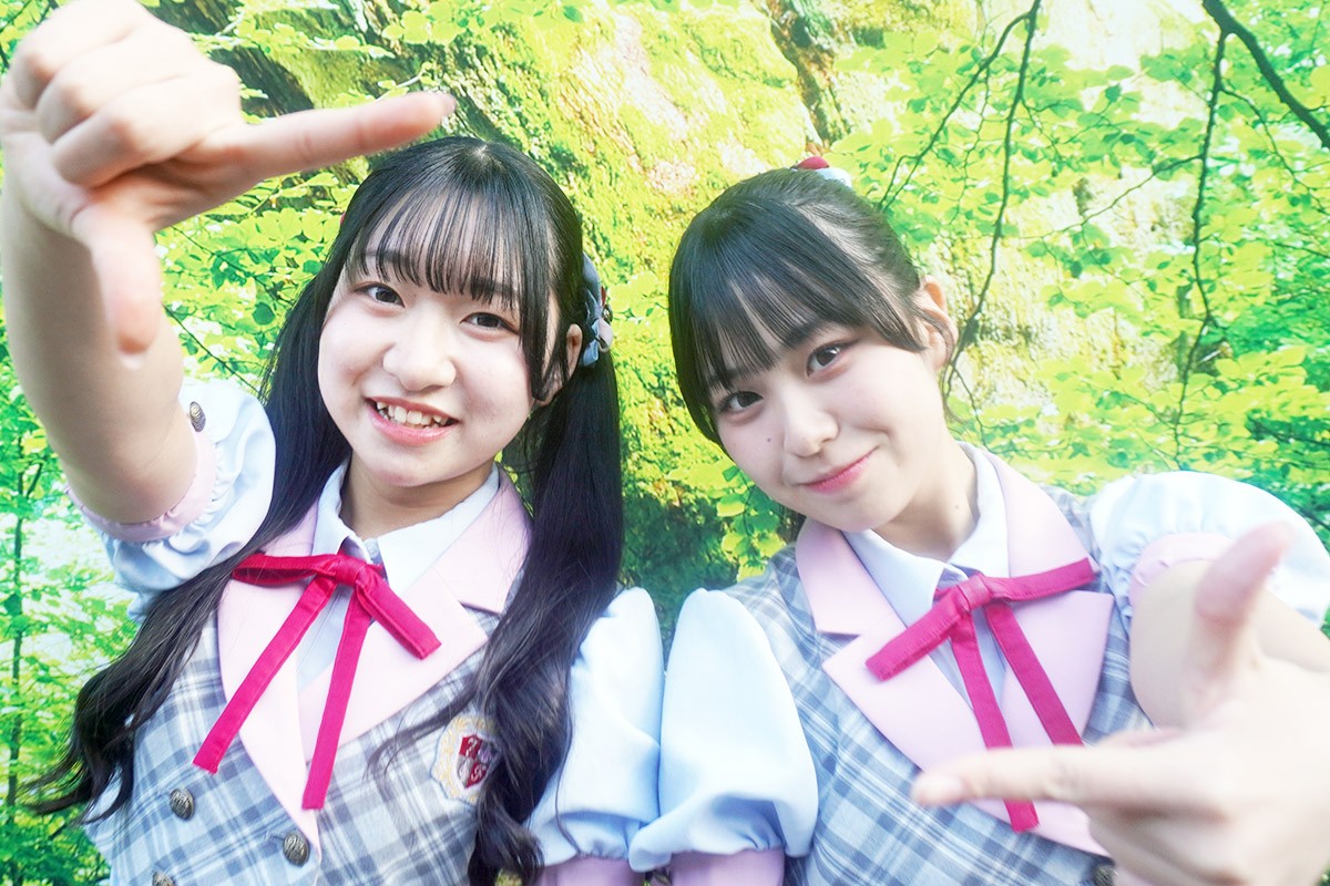 【画像・写真3枚目】大野田咲穂（右）とキュートなポーズ…。「あの歌詞は未来の私へのメッセージだった」７限目のフルール・勝見奏花が語る“青春のすべて”と表現者としての進化