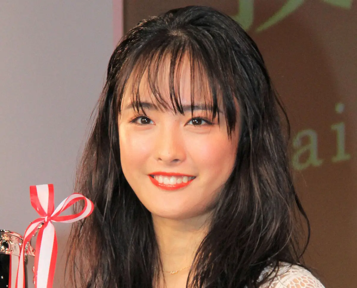 【画像・写真】大友花恋　高校時代「寮で一緒に住んでた」「2段ベッド隣同士」人気女優の名前告白「この間はシール交換」