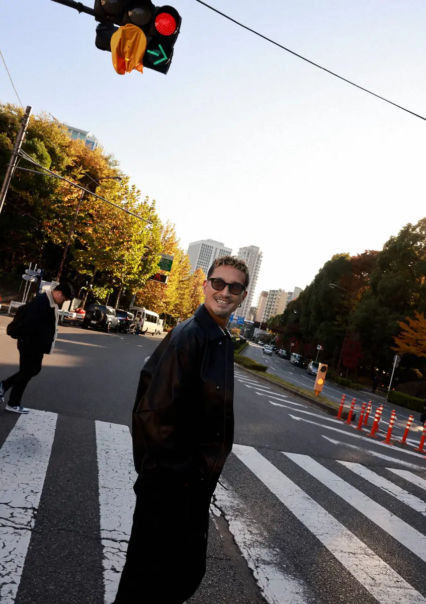 【画像・写真】松岡昌宏　カメラマン小林ばく氏40周年特別企画写真集に登場　20年ぶりアイドルジャンプも披露
