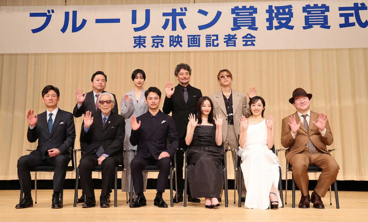 【画像・写真】【助演女優賞】森田望智　白のドレス姿で喜び「憧れていた賞なのでうれしい」出演のキッカケ回想で苦笑