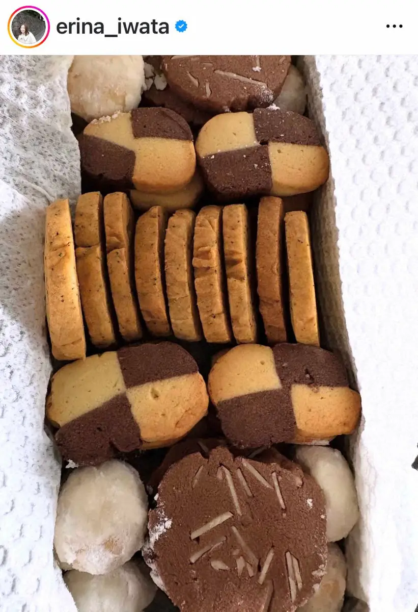 【画像・写真】岩田絵里奈アナ　大学同級生の同期アナが超難関資格試験合格に感嘆　思わぬ手作りプレゼントも披露