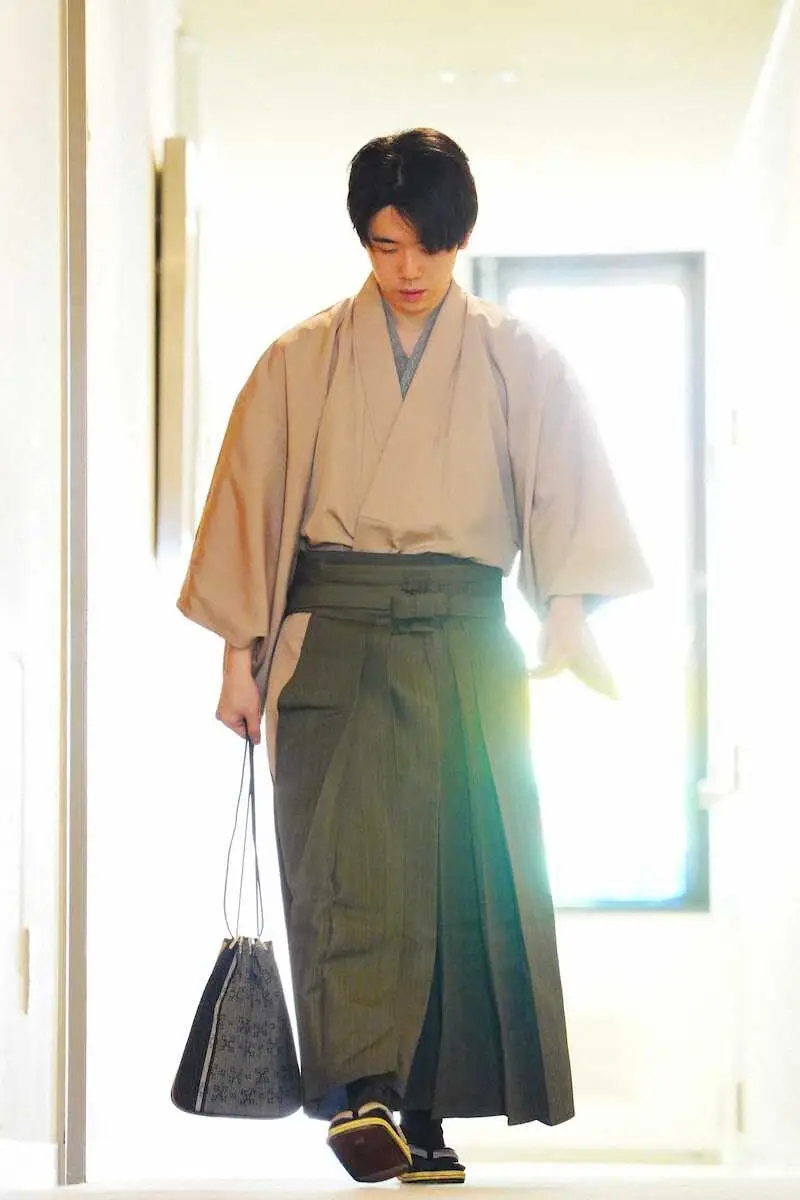 【画像・写真】【王将戦第5局】強気に攻める永瀬九段　カド番の藤井王将はどう対応する？