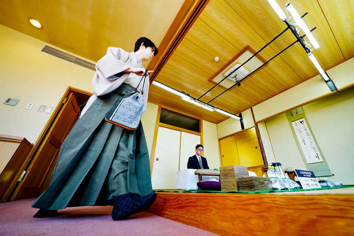 【画像・写真】【王将戦第5局】藤井聡太王将勝利　大逆転の妙手で7番勝負初のカド番しのぐ　「次も目の前の一局に集中」
