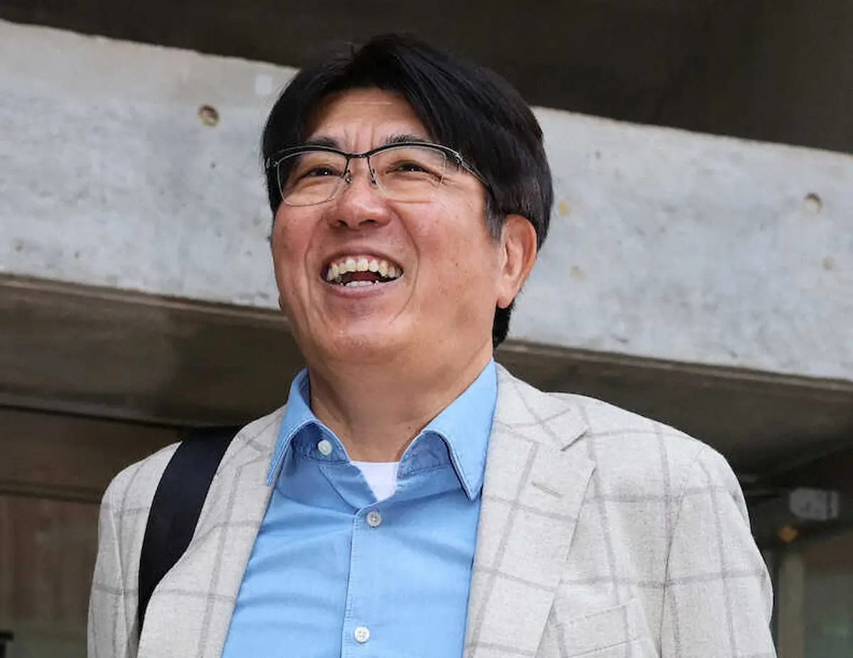 【画像・写真】母校が勝利し、独占観戦記を寄せた石橋貴明