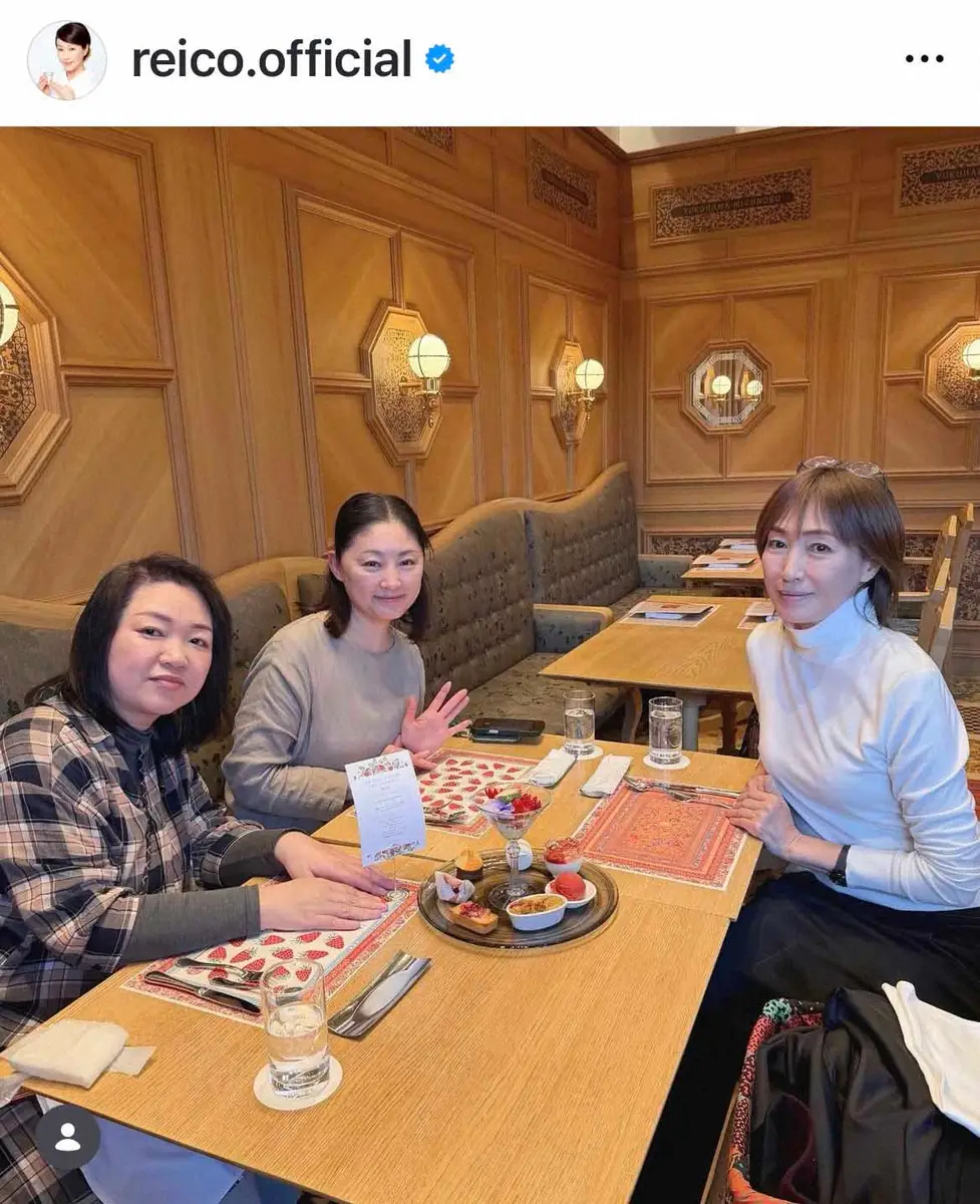 【画像・写真】高島礼子　実は15年以上も続く「女子会」　人気女優らとの「お散歩女子会」S公開「素敵なお友達」の声