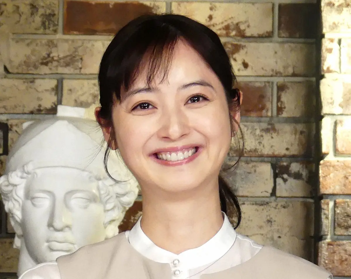 【画像・写真】岡田紗佳　17歳で人気ファッション誌モデルデビューも周囲は「華やかな人たちばかり」当時の人気モデルは