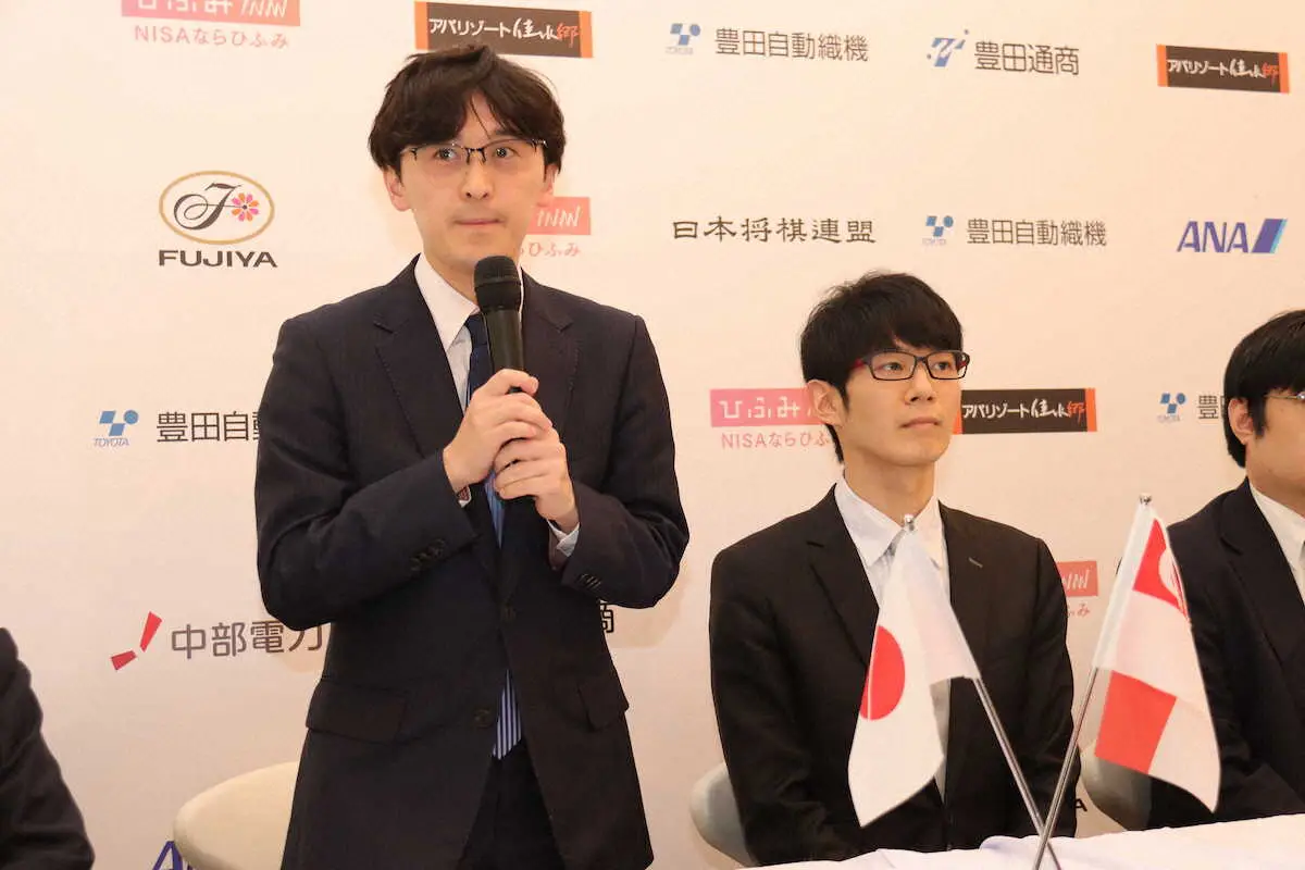 【画像・写真】【叡王戦】伊藤叡王「充実したシリーズになれば」　斎藤八段「リベンジ果たす」　前日会見で意気込み