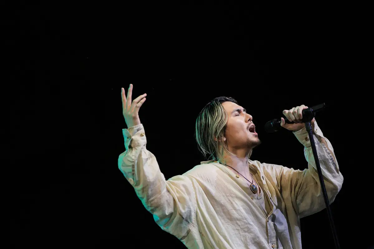 藤井風 米フェス「コーチェラ」初出演 全10曲熱唱に会場大歓声 観客に