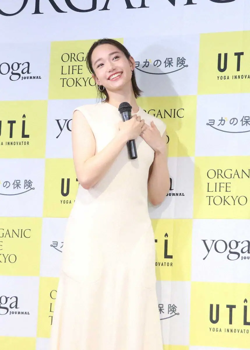 【画像・写真】白本彩奈　ヨガ貢献で表彰　友人の勧めで始め芝居への効果を期待