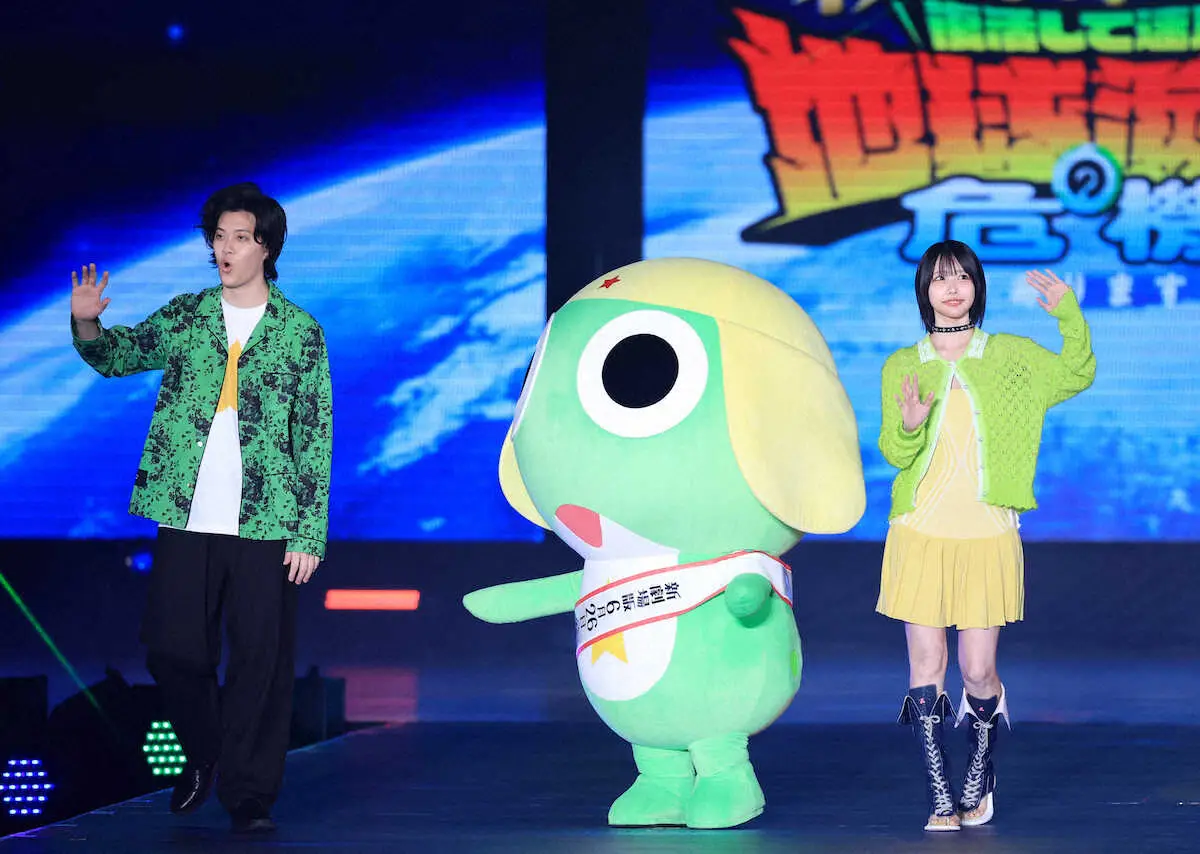 【画像・写真】粗品、あの　ケロロ軍曹とランウエー行進　粗品「半年ぶりくらいにメークした」と緊張の面持ち