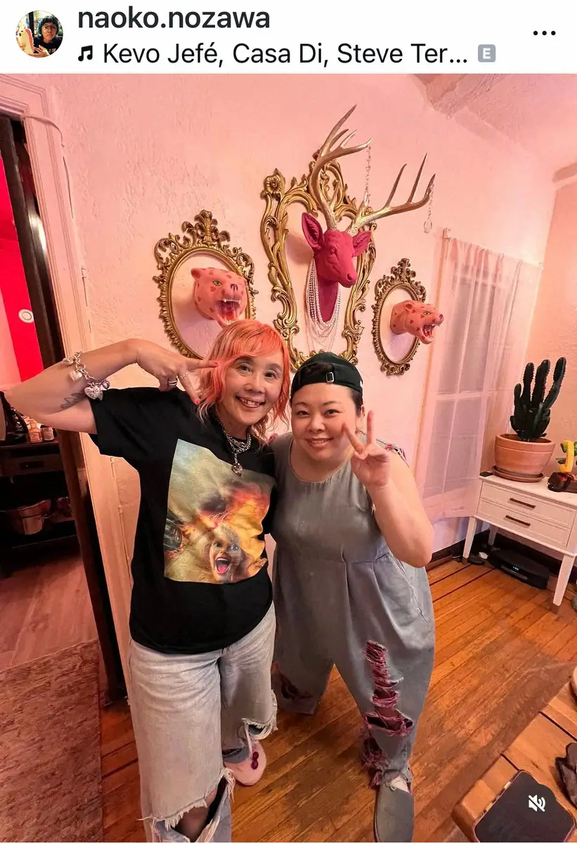 【画像・写真】「神ツーショすぎ」「野沢宅、オシャレすぎ」世界で活躍の人気芸人の自宅訪問報告に反響　野沢直子が公開