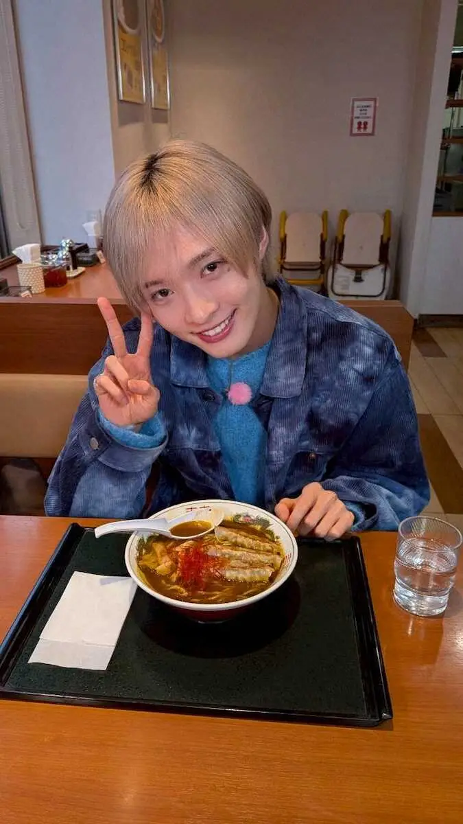 【画像・写真】IMP.佐藤新が北海道の「ローカルグルメ」に衝撃！ちくわパンとぎょうざカレーの意外な組み合わせを絶賛