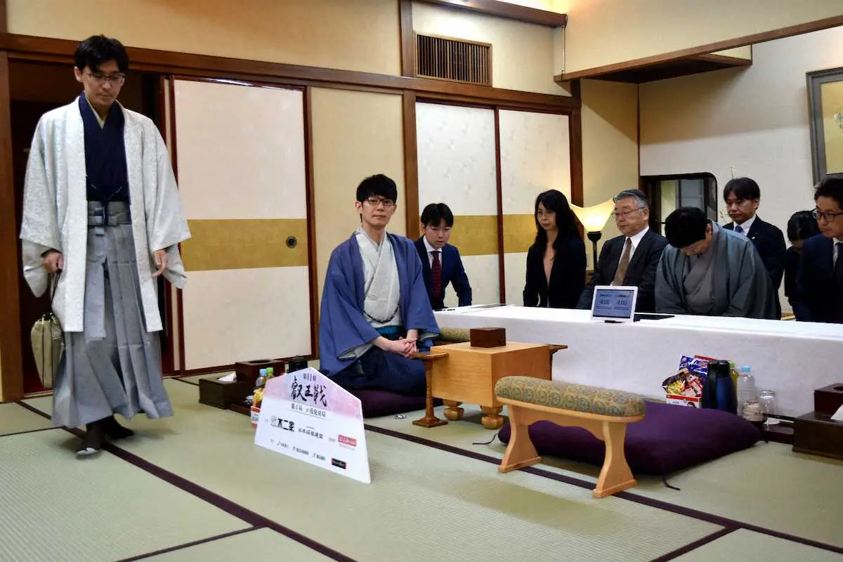 【画像・写真】斎藤慎太郎八段　2年ぶりの四間飛車　叡王戦第3局で伊藤匠叡王に秘策