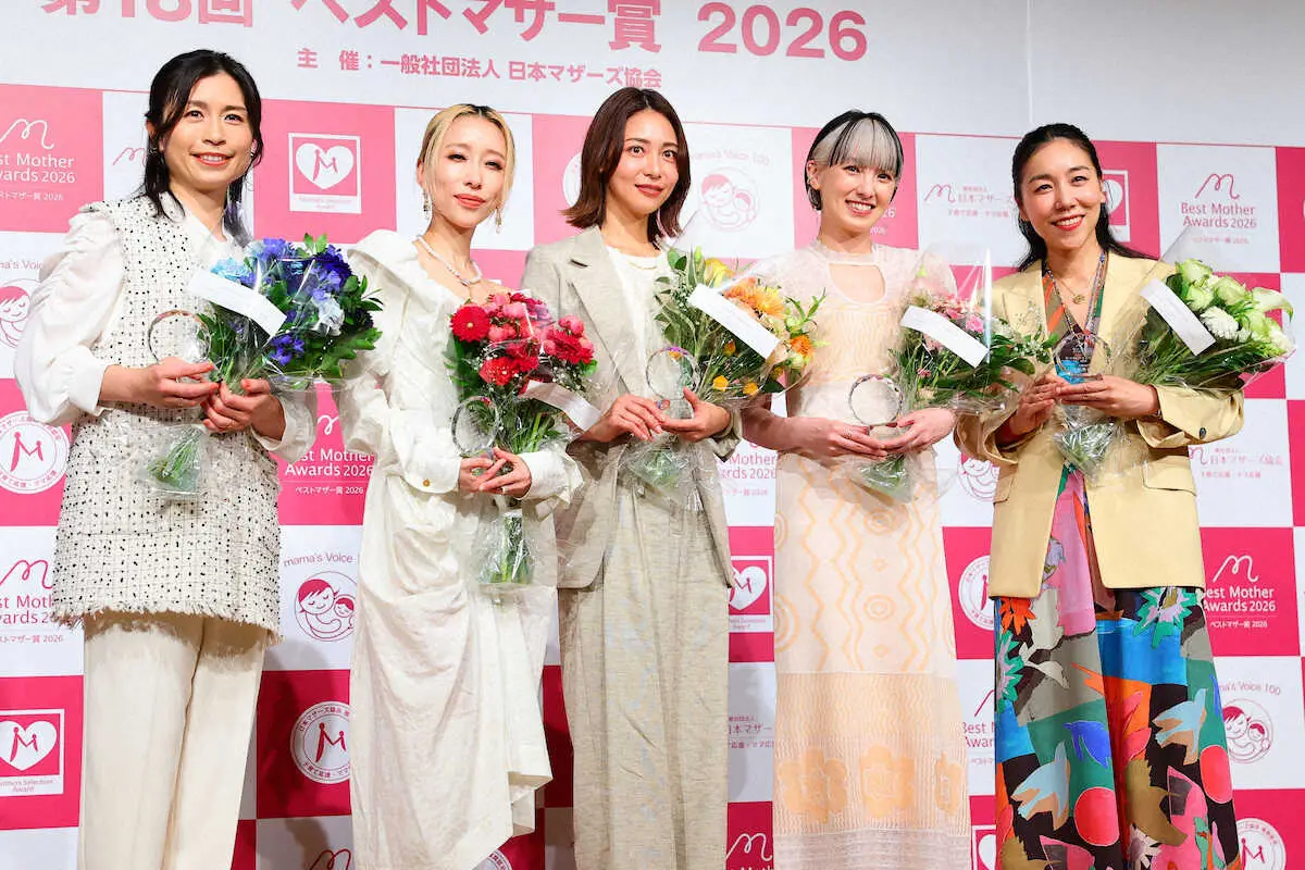 【画像・写真】相武紗季　ベストマザー賞受賞で8歳長男が意外な反応「こんなにたくさん怒るママでももらえるのか…」