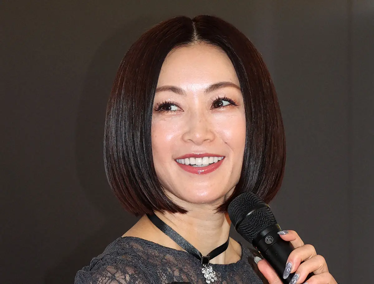 【画像・写真】酒井法子　舞台で「幼少期を演じてくれた」子役が14歳で驚きの転身「な、な、なんと…凄過ぎるぅー」