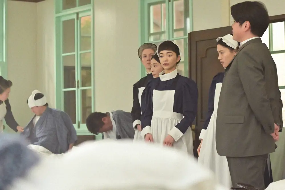 【画像・写真】【明日11日の風、薫る】第31話　院長や看病婦らの冷ややかな目線の中　いよいよ病院実習が始まる