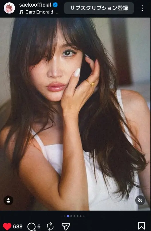 【画像・写真】紗栄子39歳　キャミ姿で大胆に背中“丸出し”撮影オフショット公開に「美しい背中」「スタイルよすぎ」