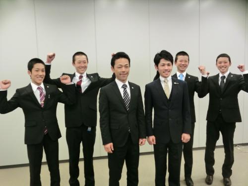 新規免許を交付された（左から）岩崎、城戸、岡田、戸崎、原田、伴の６騎手