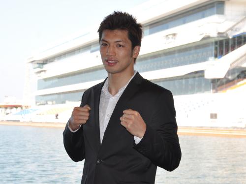 ボートレース尼崎を訪れたロンドン五輪金メダルのボクシングの村田諒太
