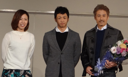 大阪支部のＳＧグランプリ、Ｇ１クイーンズクライマックス“壮行会”に出席した（左から）鎌倉、石野、松井