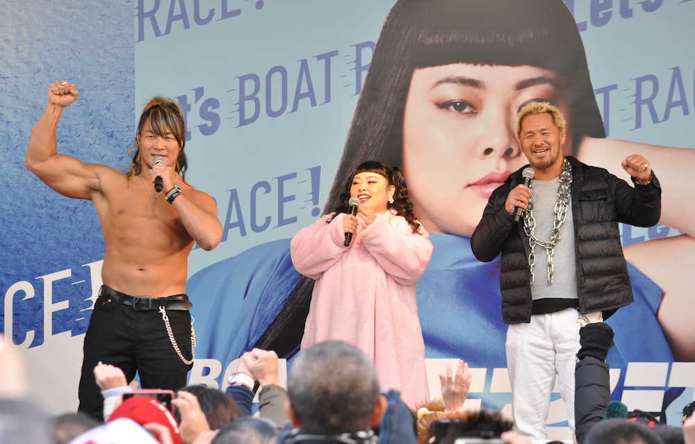 ボートレース住之江でトークショーを行った（左から）棚橋弘至、渡辺直美、真壁刀