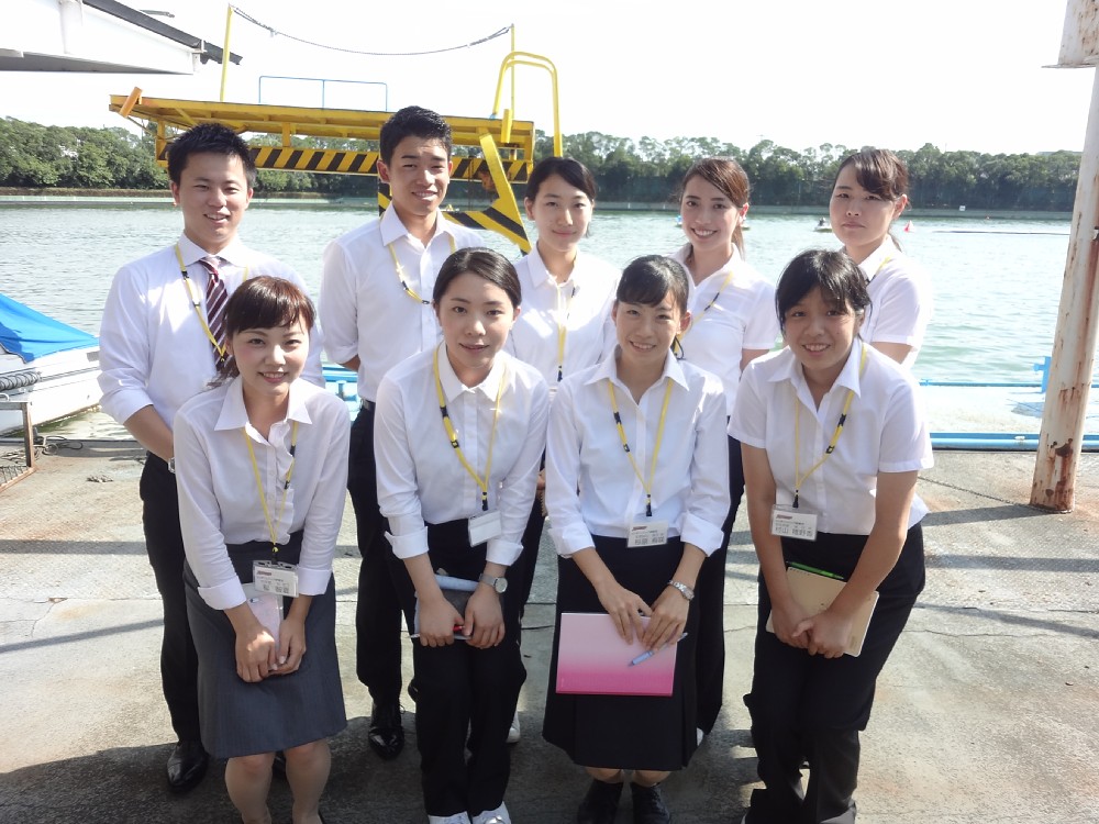 ボートレース多摩川を訪れたスポニチのインターンシップに参加した大学生９人