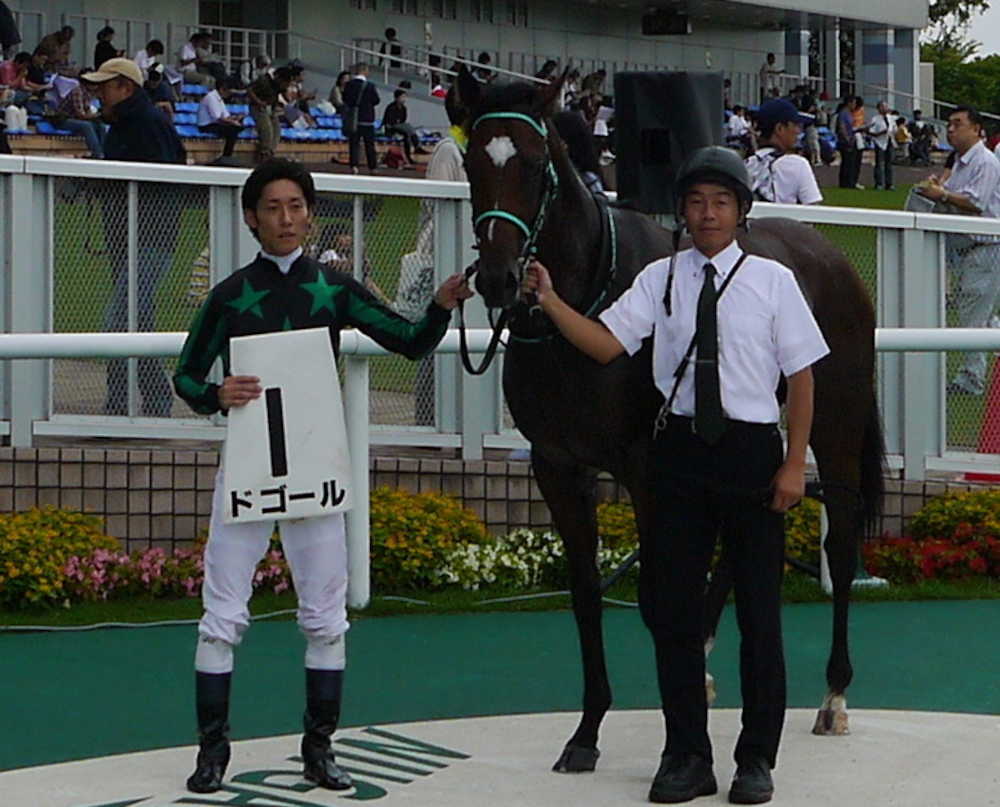 津村（左）騎乗で新馬戦を勝ったドゴール