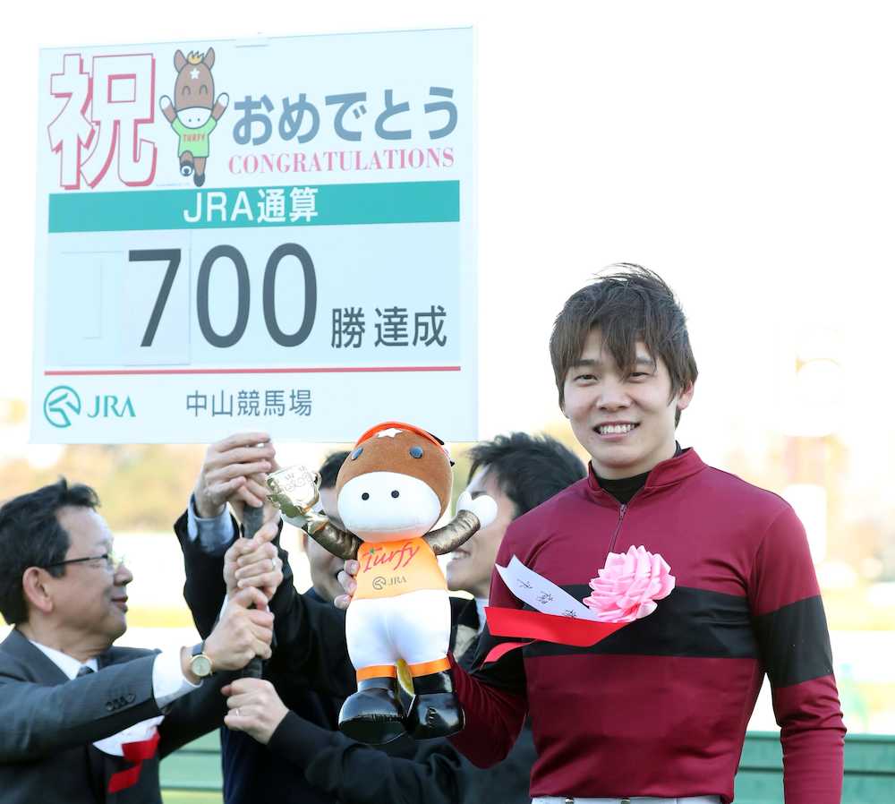 【画像・写真】三浦、ＪＲＡ通算７００勝達成　史上６２人目、現役２９人目