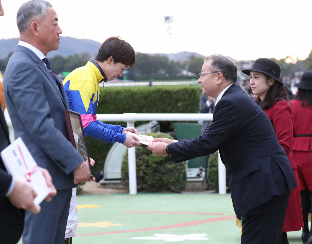 【画像・写真】【京都金杯】キアラ輝く重賞初V!充実5歳牝馬が淀で舞った