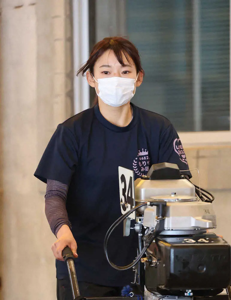 【画像・写真】【尼崎・G3オールレディース競走　あまがさきピンクルカップ　初日12R】守屋　勢いMAX