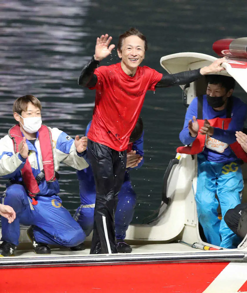 【画像・写真】若松ボート・G1全日本者決定戦　開設69周年記念競走5日目6R　市川哲也　通算2500勝達成