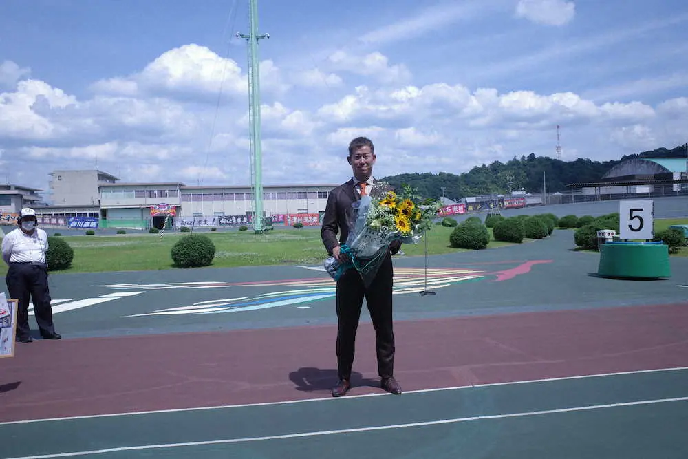 【画像・写真】優勝報告会を行った脇本雄太