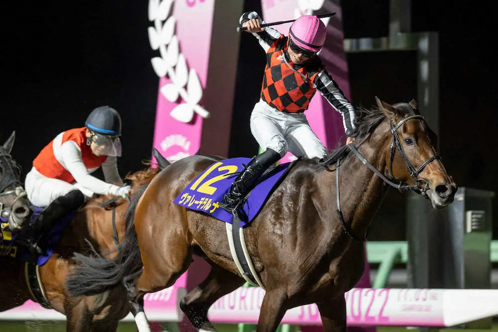 【画像・写真】【JBCレディスクラシック】ヴァレーデラルナV 岩田望がJpn1初勝利！父・康誠と父子制覇