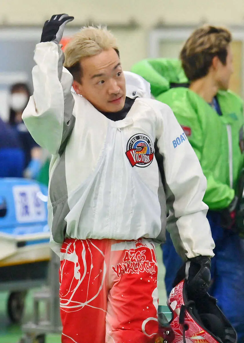 【画像・写真】大村ボート「第37回グランプリ」　スポニチ推奨43号機ゲット　山口剛　早くもパワー実感