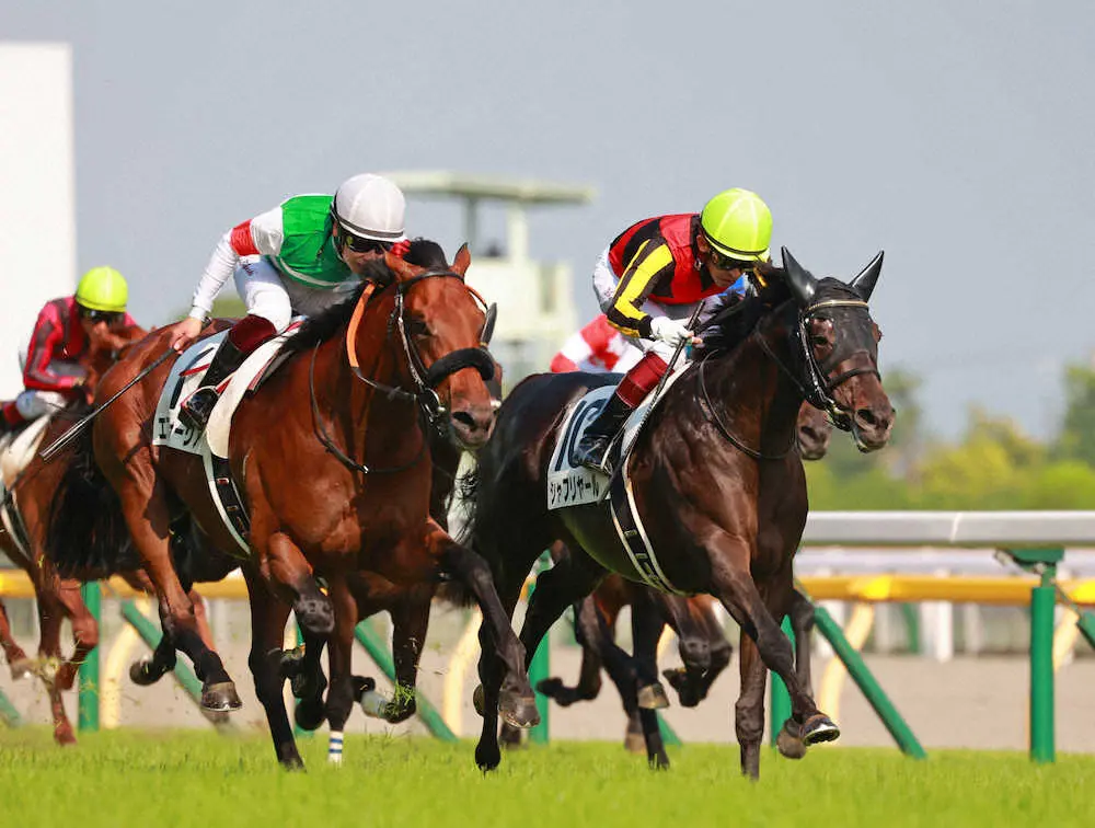 【画像・写真】日本ダービーを制したシャフリヤール（右）