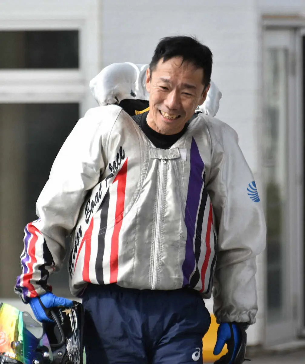 【画像・写真】多摩川初日、塩崎がピンピン　第46回関東日刊紙ボートレース記者クラブ杯