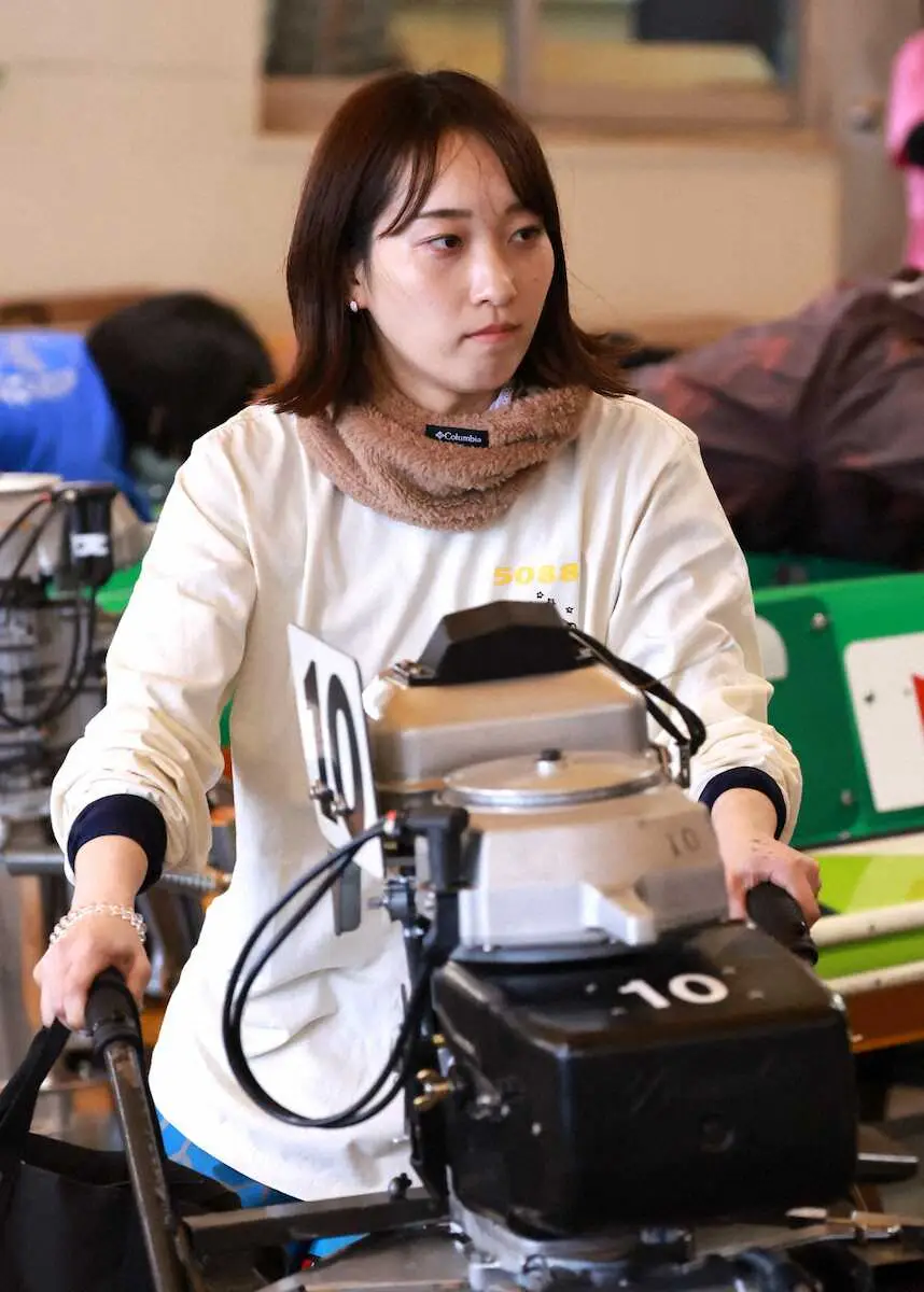 【画像・写真】【尼崎ボート　ヴィーナスシリーズ第17戦　4日目12R】高憧四季　攻め封じる