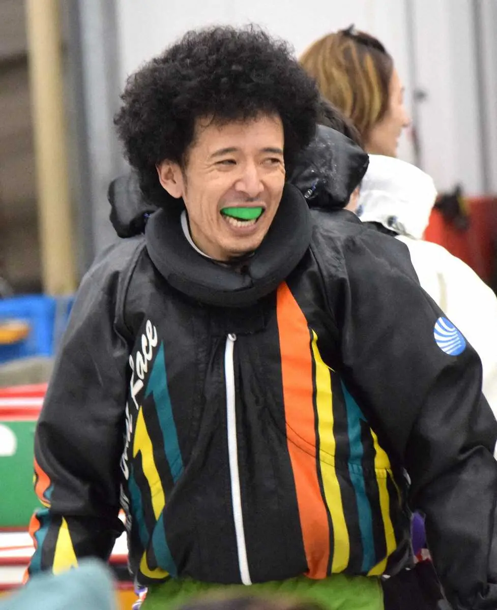 【画像・写真】【大村ボート・ミッドナイトボートレース10THin大村】アフロ山崎昂介　目立つ足を武器に