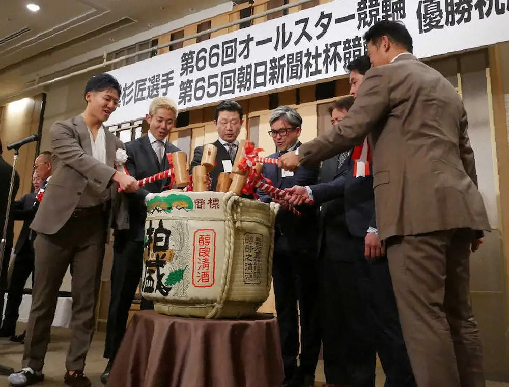 【画像・写真】前日に落車負傷の真杉匠「今年は関東を引っ張っていけるように」　宇都宮市でG1優勝報告会